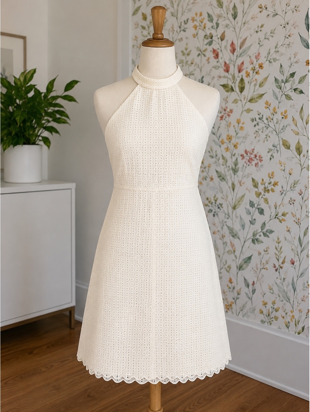 Belle Vie Ivory Eyelet Halter Dress – Size 2 – New With Tags